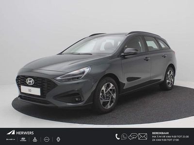 Cypress green Gebruikt 2025 Hyundai i30 Comfort Stationwagen | € 31.885