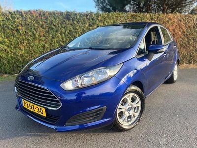 Blauw (metallic) Gebruikt 2014 Ford Fiesta Style Hatchback | € 3.488 (Eerlijke prijs)