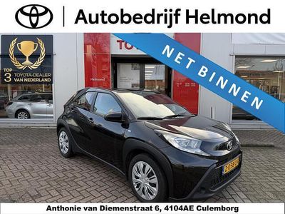 Zwart Occasion 2024 Toyota Aygo X Play SUV | € 17.900 (Eerlijke prijs)