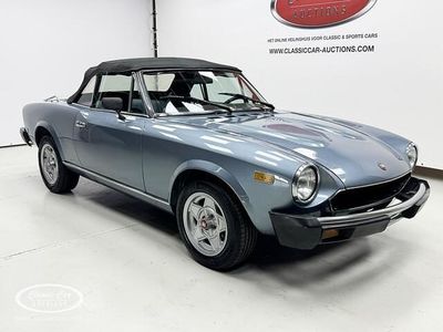 Grijs Gebruikt 1978 Fiat 124 Spider Cabriolet | € 13.000