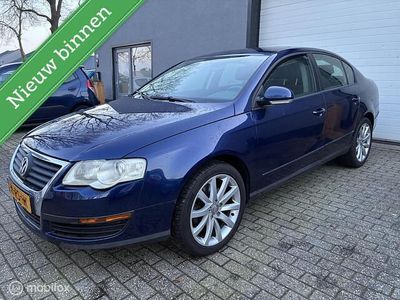 Blauw Occasion 2005 VW Passat Trendline Sedan | € 2.750 (Iets duurder)