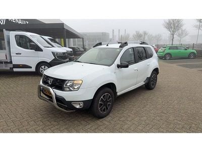 Wit Occasion 2017 Dacia Duster Black Shadow SUV | € 11.945 (Eerlijke prijs)