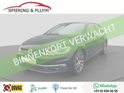 Zwart Occasion 2018 VW Golf VII Highline Hatchback | € 17.940 (Goede deal)