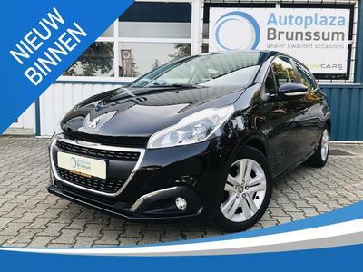 tweedehands Peugeot 208 1.2 PureTech Signature