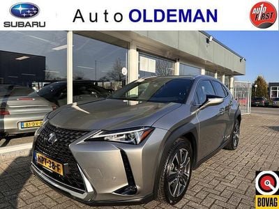 Grijs (metallic) Occasion 2020 Lexus UX 250h Executive Line SUV | € 26.999 (Super prijs)