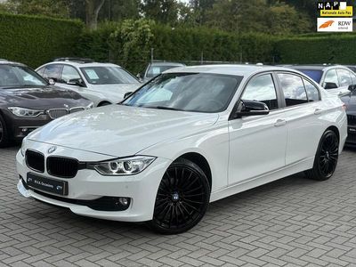 Wit Occasion 2013 BMW 316 Executive Sedan | € 11.950 (Iets duurder)