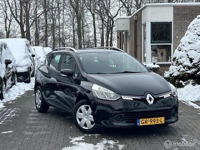 Zwart (metallic) Gebruikt 2015 Renault Clio GrandTour Expression Stationwagen | € 3.444 (Eerlijke prijs)