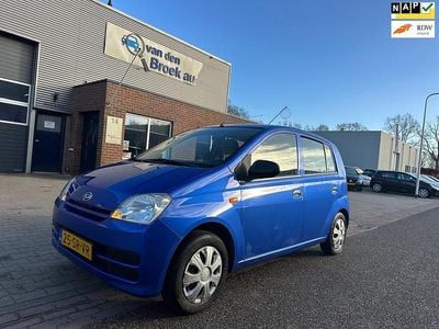 Blauw (metallic) Occasion 2006 Daihatsu Cuore Hatchback | € 1.950 (Iets duurder)