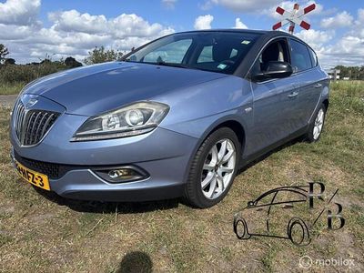 Blauw (metallic) Gebruikt 2008 Lancia Delta Hatchback | € 1.999 (Duur)