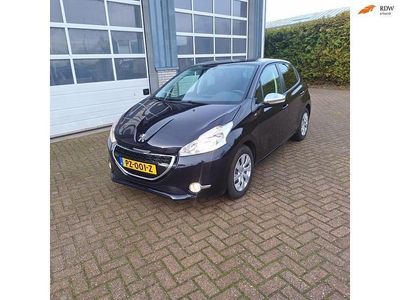 Blauw (metallic) Gebruikt 2015 Peugeot 208 Style Hatchback | € 4.750 (Goede deal)
