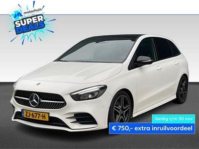 Wit Gebruikt 2019 Mercedes B180 AMG MPV | € 21.995 (Eerlijke prijs)