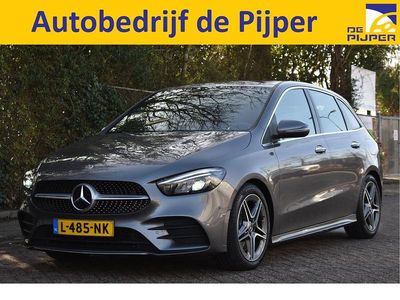 Grijs (metallic) Occasion 2021 Mercedes B250 AMG line MPV | € 29.950 (Goede deal)