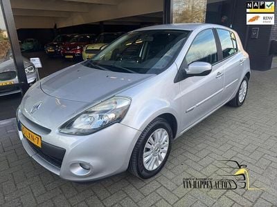 Grijs Gebruikt 2010 Renault Clio II Collection Hatchback | € 2.899 (Eerlijke prijs)