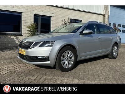 Grijs Occasion 2020 Skoda Octavia Clever Stationwagen | € 16.295