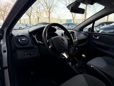 Grijs Occasion 2015 Renault Clio GrandTour Dynamique Stationwagen | € 4.950 (Eerlijke prijs)