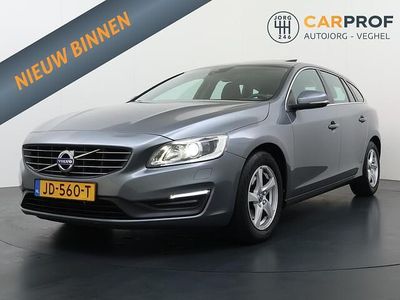 Grijs Occasion 2016 Volvo V60 Business Edition Stationwagen | € 9.995 (Eerlijke prijs)