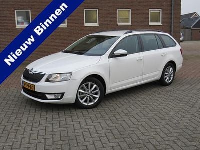 Wit Occasion 2014 Skoda Octavia Business Line Hatchback | € 6.900 (Goede deal)