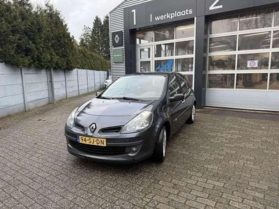 Occasion 2006 Renault Clio II Dynamique Sedan | € 1.250 (Eerlijke prijs)