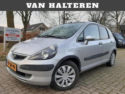 Grijs (metallic) Gebruikt 2002 Honda Jazz LS Hatchback | € 1.499 (Eerlijke prijs)