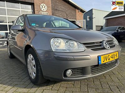 Grijs (metallic) Occasion 2007 VW Golf V Hatchback | € 4.950 (Eerlijke prijs)