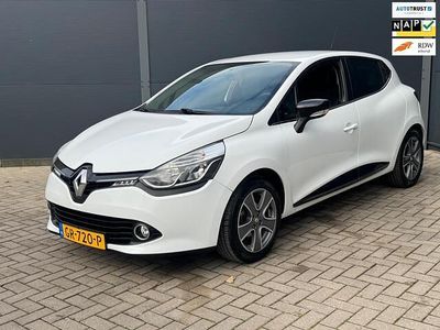 Wit Occasion 2015 Renault Clio IV Night&Day Hatchback | € 7.950 (Eerlijke prijs)
