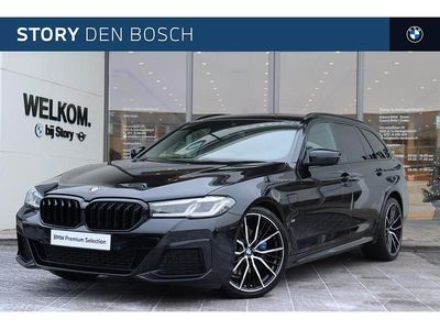 Zwart Occasion 2021 BMW 530e Executive Stationwagen | € 36.450 (Duur)
