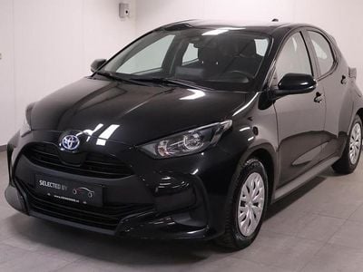 Zwart Occasion 2023 Toyota Yaris Hybrid Active Hatchback | € 19.794 (Goede deal)