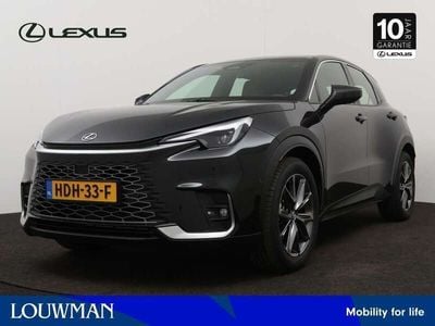 Zwart, metallic lak Gebruikt 2025 Lexus LBX SUV | € 42.450 (Eerlijke prijs)