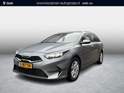 Grijs Gebruikt 2023 Kia Ceed Hatchback | € 23.799 (Eerlijke prijs)