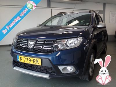 tweedehands Dacia Logan MCV 0.9 TCe Easy-R Stepway Serie Limitee 15th Anniv. Automaat!!, Navigatie, Airco, Cruise controle, Pdc, Trekhaak, Uniek 46.000km!! Bovag afleverpakket 695,-