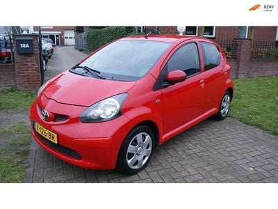 Rood Gebruikt 2007 Toyota Aygo Hatchback | € 1.890 (Eerlijke prijs)