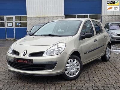 Beige Occasion 2007 Renault Clio II Business Hatchback | € 1.950 (Eerlijke prijs)