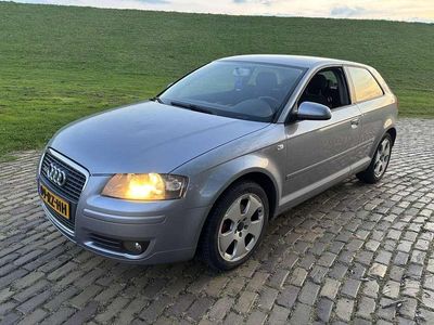 Grijs Gebruikt 2005 Audi A3 Ambition Hatchback | € 1.000
