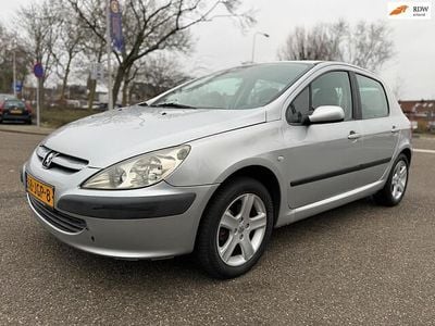 Grijs (metallic) Occasion 2002 Peugeot 307 Hatchback | € 2.195 (Eerlijke prijs)