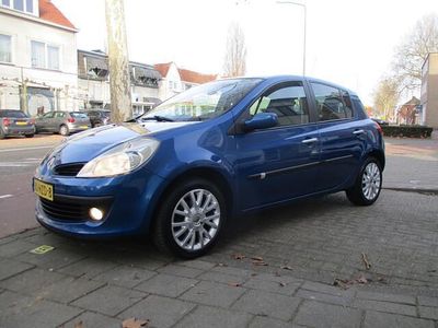 Blauw (metallic) Occasion 2009 Renault Clio R.S. Collection Hatchback | € 4.885 (Duur)