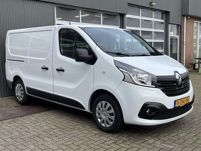 tweedehands Renault Trafic 1.6 dCi 126 PK T27 L1H1 BPM vrij Airco Cruise Controle 3 persoons Trekhaak 2500kg Euro 6 Dealer onderhouden 1e eigenaar