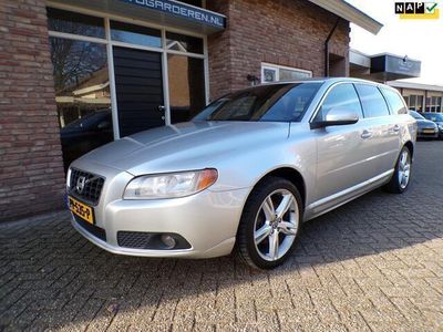 tweedehands Volvo V70 2.0 T5 Momentum Automaat / Leder