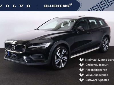 tweedehands Volvo V60 CC B5 AWD Ultimate - Panorama/schuifdak - IntelliSafe Assist & Surround - 360º Camera - Bowers & Wilkins audio - Verwarmde voorstoelen, stuur & achterbank - Parkeersensoren voor & achter - Elektr. bedienb. voorstoelen met geheugen - D