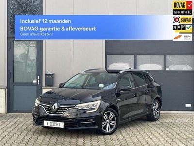 Zwart (metallic) Gebruikt 2021 Renault Mégane IV Intens Stationwagen | € 16.750 (Goede deal)