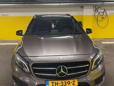 Grijs Gebruikt 2017 Mercedes GLA180 Business SUV | € 15.950 (Duur)