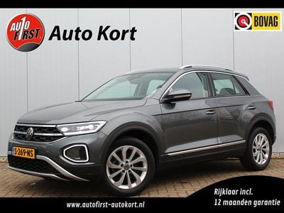 Grijs Occasion 2022 VW T-Roc R-line SUV | € 25.950 (Eerlijke prijs)