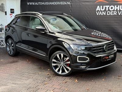 Zwart (metallic) Gebruikt 2017 VW T-Roc Sportline SUV | € 23.950 (Eerlijke prijs)