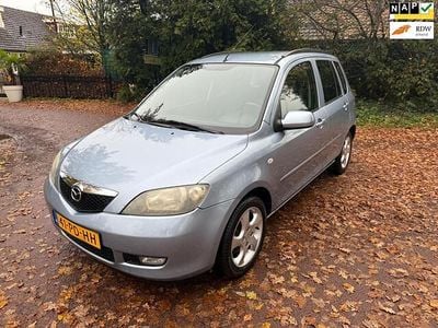 Blauw Gebruikt 2004 Mazda 2 Touring MPV | € 999 (Goede deal)