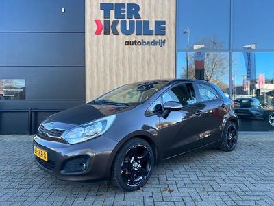 Bruin Gebruikt 2011 Kia Rio Hatchback | € 5.725 (Iets duurder)