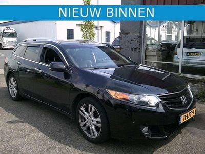 Zwart, metallic lak Gebruikt 2010 Honda Accord MPV | € 5.950