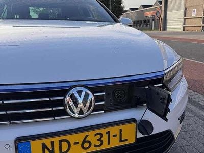 Wit Gebruikt 2016 VW Passat GTE Sedan | € 15.800 (Eerlijke prijs)
