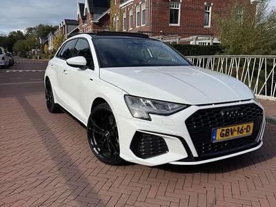 Wit Gebruikt 2022 Audi A3 S-Line Hatchback | € 30.850 (Iets duurder)