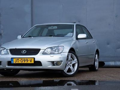 Lexus IS200