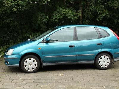 Nissan Almera Tino