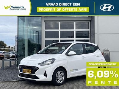 Atlas white Occasion 2024 Hyundai i10 Comfort Hatchback | € 14.399 (Goede deal)
